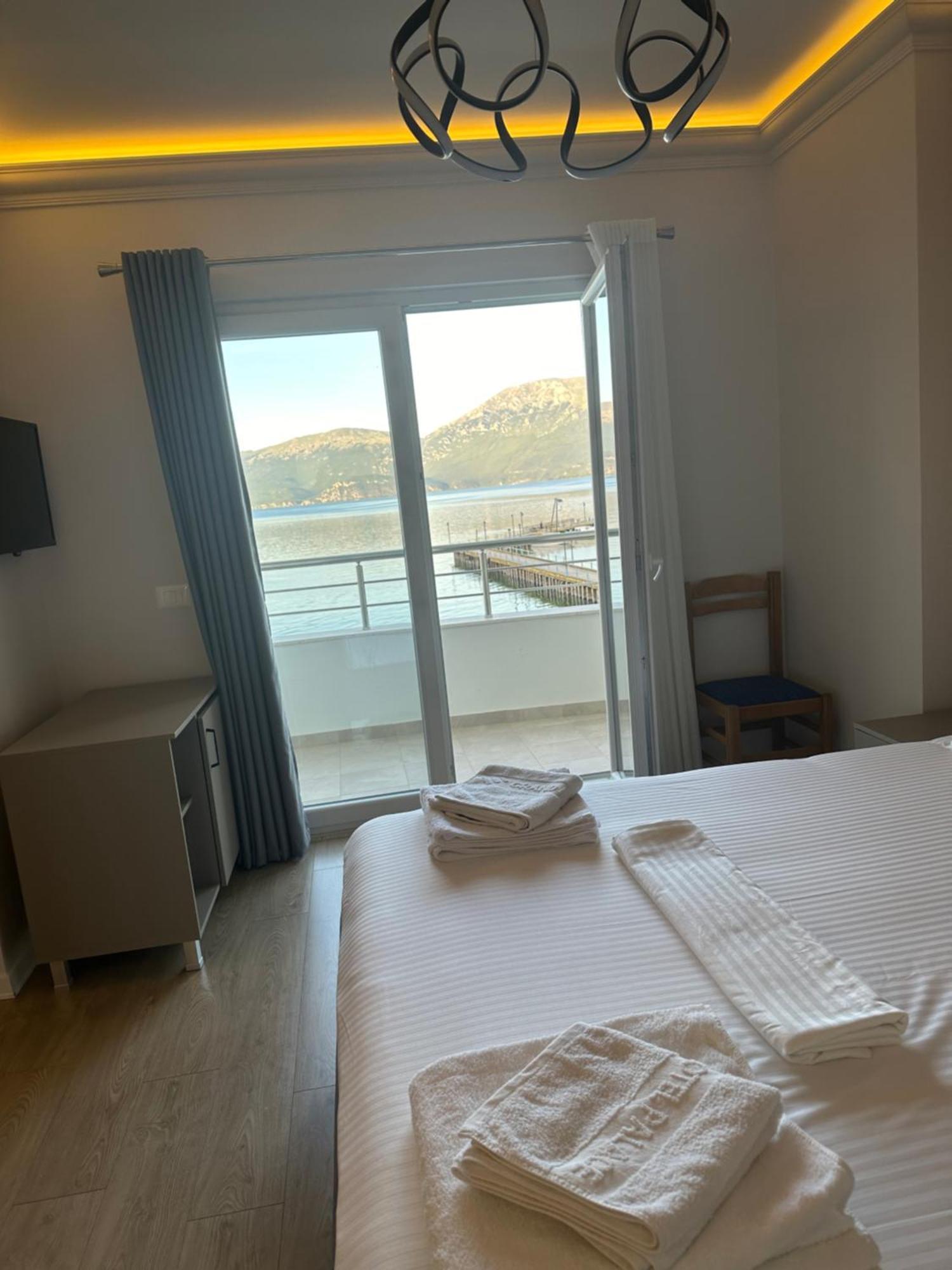 Hotel Demoli Pogradec Eksteriør bilde